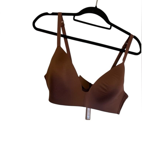 NWT SKIMS wireless form t shirt bra GARNET Size 40C - Picture 2 of 5